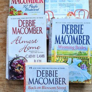 Debbie Macomber Novel Collection